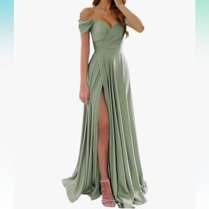 Bridesmaids Off-Shoulder Sage Green Dress

Like new!In excellent condition.